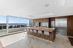 3101-717 Jervis Street  Vancouver, BC V6E 4L5