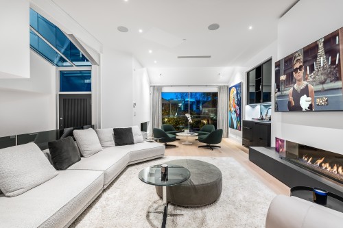 4416 1St Avenue W, Vancouver, BC 