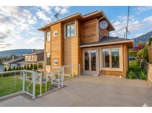 885 Beaconsfield Road, North Vancouver, BC 