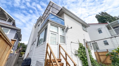 1860 Marine Drive Se, Vancouver, BC 
