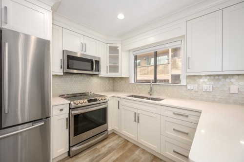3201 Lonsdale Avenue, North Vancouver, BC 