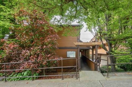 3201 Lonsdale Avenue, North Vancouver, BC 