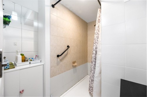 304-7100 Gilbert Road, Richmond, BC 