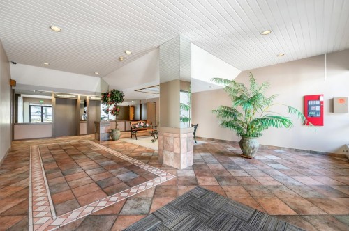 304-7100 Gilbert Road, Richmond, BC 