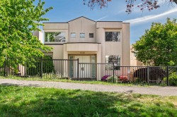1738 63rd Avenue E Vancouver, BC V5P 2L8