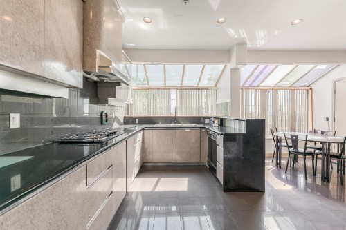 1738 63Rd Avenue E, Vancouver, BC 