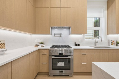 1-3708 18Th Avenue W, Vancouver, BC 