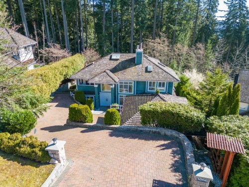 3866 Michener Way  North Vancouver, BC V7K 3C7