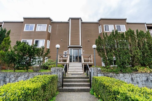 203-107 27th Street W North Vancouver, BC V7N 4G5