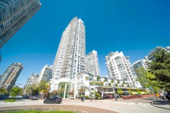 902-1199 Marinaside Crescent  Vancouver, BC V6Z 2Y2