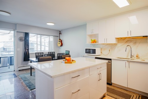 7270 16Th Avenue, Burnaby, BC 
