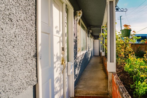 7270 16Th Avenue, Burnaby, BC 