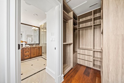 4347 9Th Avenue W, Vancouver, BC 