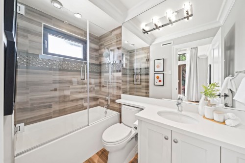4347 9Th Avenue W, Vancouver, BC 