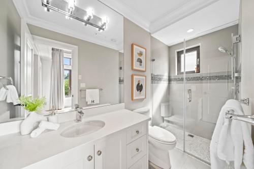 4347 9Th Avenue W, Vancouver, BC 