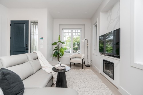 48 57Th Avenue E, Vancouver, BC 