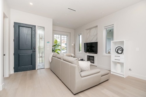 48 57Th Avenue E, Vancouver, BC 