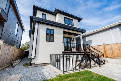 48 57Th Avenue E, Vancouver, BC 