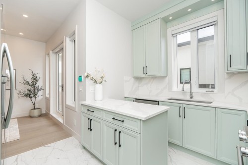 48 57Th Avenue E, Vancouver, BC 