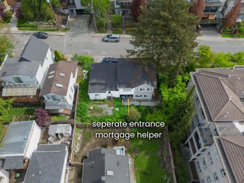 212 Mowat Street  New Westminster, BC V3M 4B2