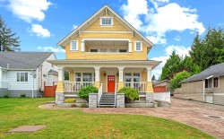 221 Ninth Avenue New Westminster, BC V3L 2A2