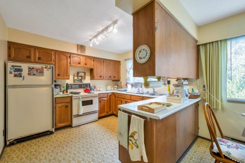 28595 Dewdney Trunk Road, Maple Ridge, BC 