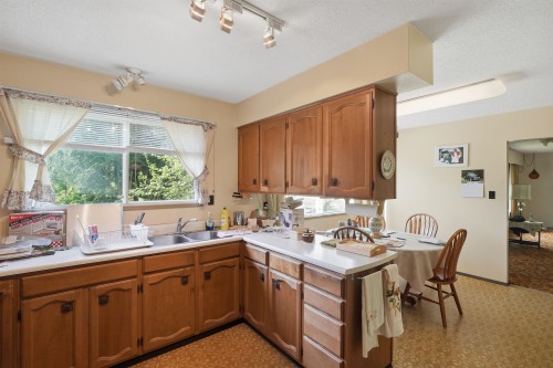 28595 Dewdney Trunk Road, Maple Ridge, BC 
