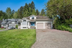 3253 Kerrstead Place  North Vancouver, BC V7J 3T4