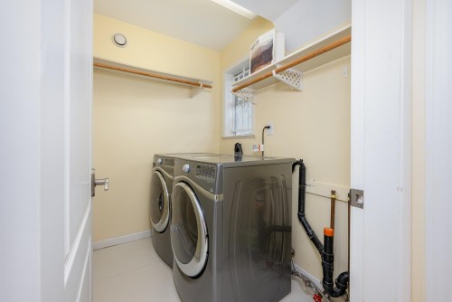 122 43Rd Avenue W, Vancouver, BC 