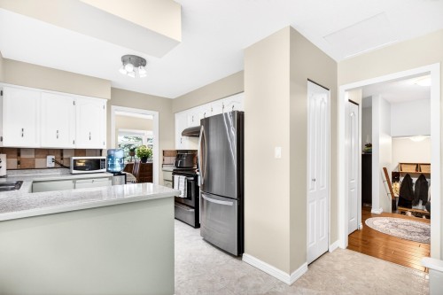 22146 Isaac Crescent, Maple Ridge, BC 
