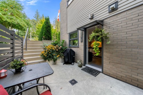 2025 Mackay Avenue, North Vancouver, BC 