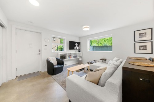 2025 Mackay Avenue, North Vancouver, BC 