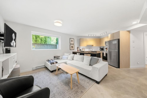 2025 Mackay Avenue, North Vancouver, BC 
