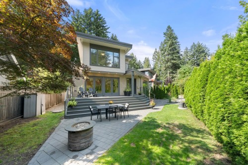 2025 Mackay Avenue, North Vancouver, BC 