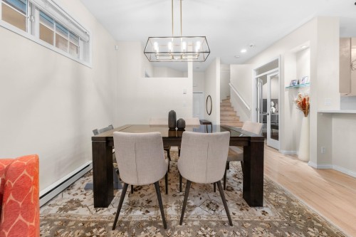 1263 16Th Street W, North Vancouver, BC 