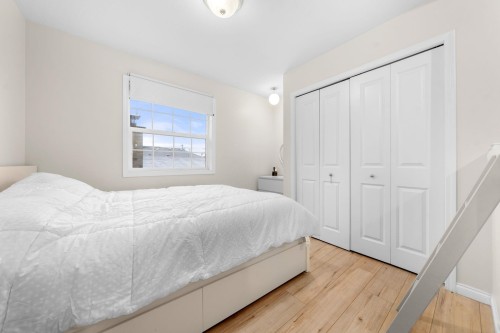 1263 16Th Street W, North Vancouver, BC 
