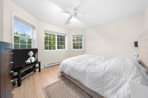 1263 16Th Street W, North Vancouver, BC 