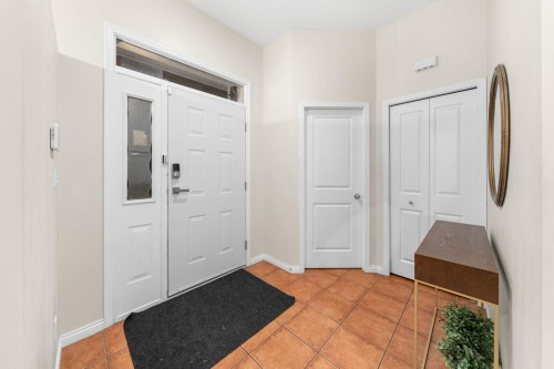 1263 16Th Street W, North Vancouver, BC 