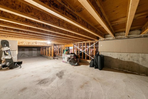 1263 16Th Street W, North Vancouver, BC 