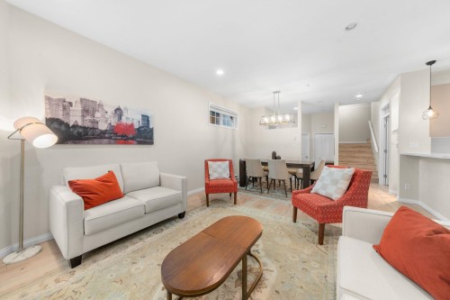 1263 16Th Street W, North Vancouver, BC 