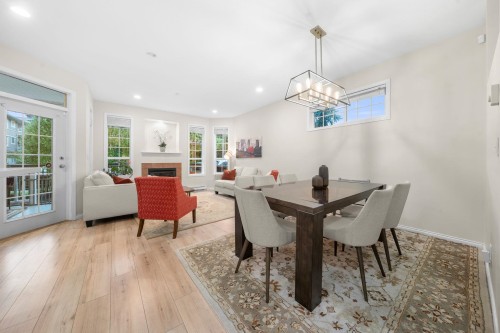 1263 16Th Street W, North Vancouver, BC 