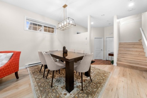 1263 16Th Street W, North Vancouver, BC 
