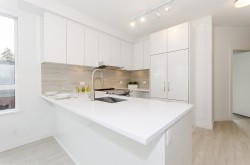 315-711 14th Street W North Vancouver, BC V7M 3E8
