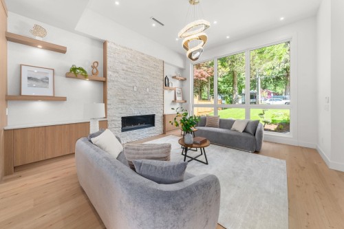 1511 Burrill Avenue, North Vancouver, BC 