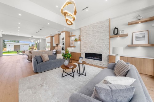 1511 Burrill Avenue, North Vancouver, BC 