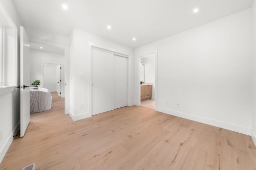 1511 Burrill Avenue, North Vancouver, BC 