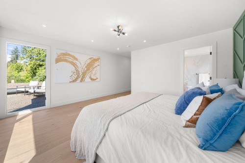 1511 Burrill Avenue, North Vancouver, BC 