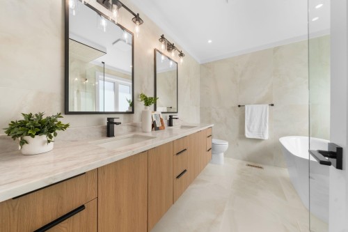 1511 Burrill Avenue, North Vancouver, BC 
