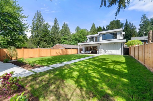 1511 Burrill Avenue, North Vancouver, BC 