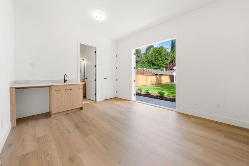 1511 Burrill Avenue, North Vancouver, BC 